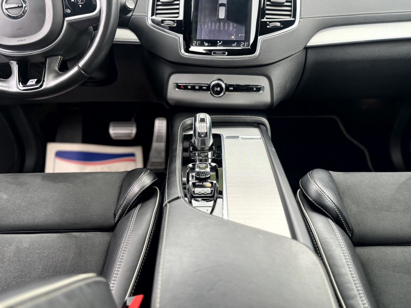Photo 16 de l'offre de VOLVO XC90 T8 TWIN ENGINE 303 + 87CH R-DESIGN GEARTRONIC 7 PLACES HARMAN KARDON PACK PRESTI à 42990€ chez Visiteauto.fr