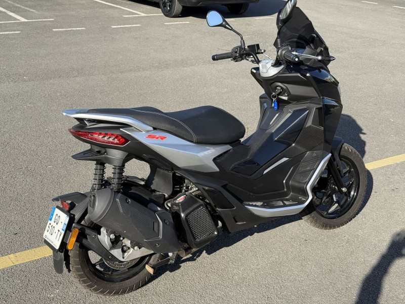 Photo 8 de l'offre de APRILIA SR GT SR GT 125 à 3200€ chez Visiteauto.fr