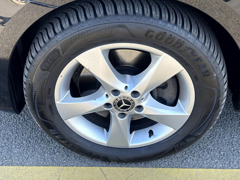 Photo 8 de l'offre de MERCEDES-BENZ CLASSE V 300 D LONG AVANTGARDE 9G-TRONIC SIEGES CHAUFFANTS VENTILES BURMESTER CAM360 à 51990€ chez Visiteauto.fr