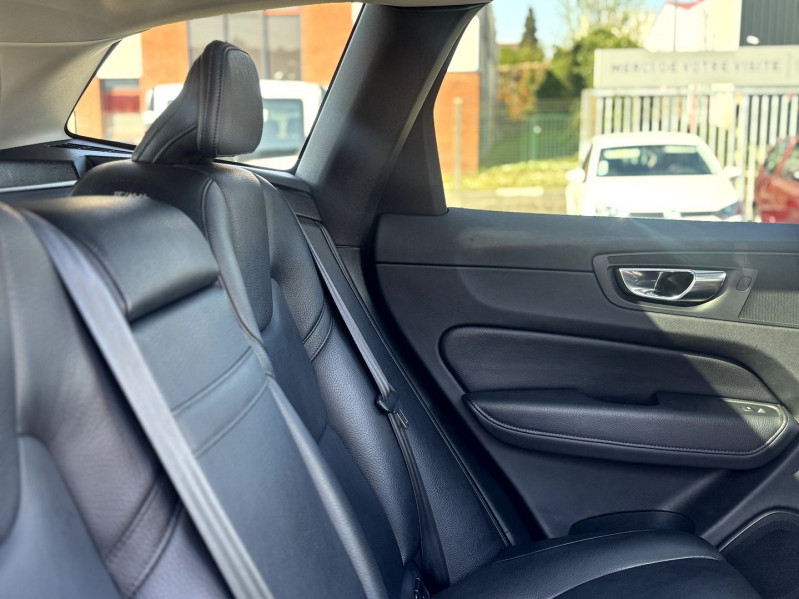 Photo 14 de l'offre de VOLVO XC60 T6 AWD 253 + 87CH INSCRIPTION GEARTRONIC ATTELAGE ELECTRIQUE à 35890€ chez Visiteauto.fr