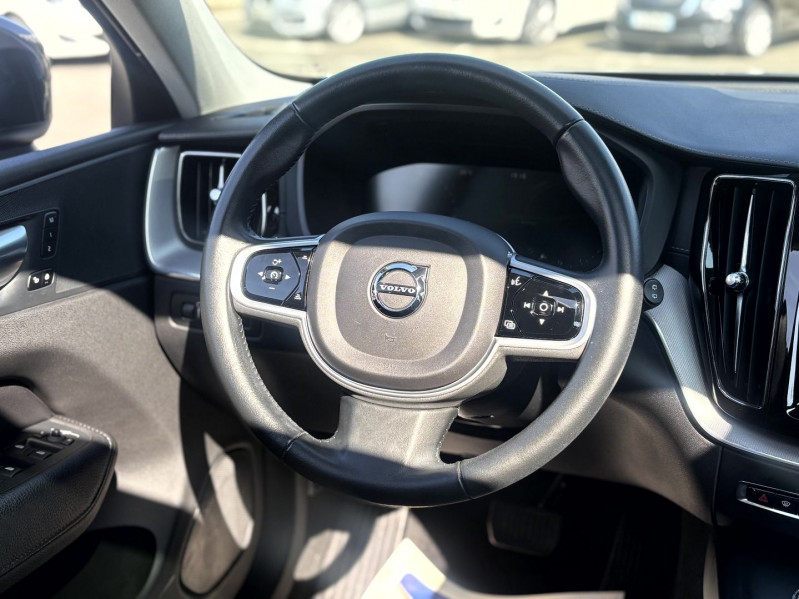 Photo 16 de l'offre de VOLVO XC60 T6 AWD 253 + 87CH INSCRIPTION GEARTRONIC ATTELAGE ELECTRIQUE à 35890€ chez Visiteauto.fr