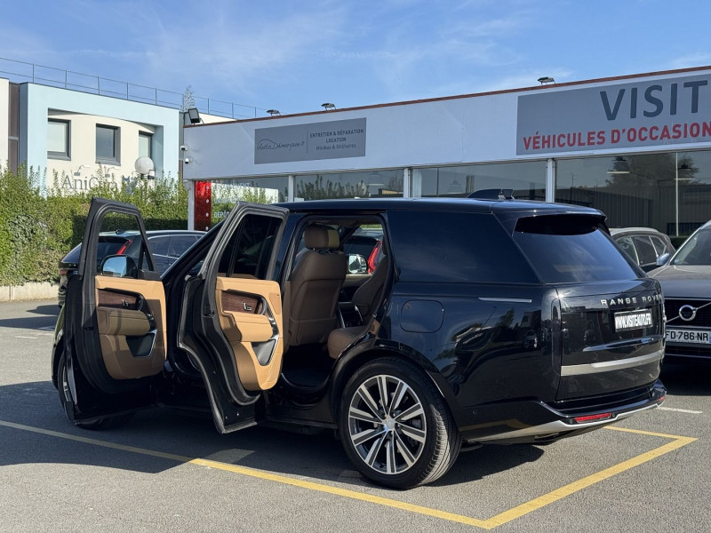 Photo 5 de l'offre de LAND-ROVER RANGE ROVER 3.0 P510E 510CH PHEV HSE SWB TOIT OUVRANT VOLANT CHAUFFANT SIEGES VENTLES MASSAN à 131990€ chez Visiteauto.fr