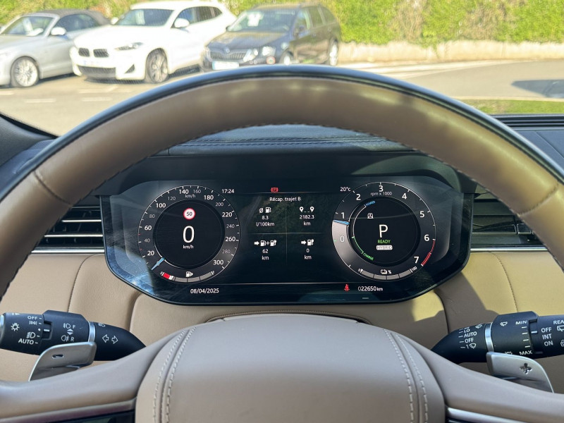 Photo 20 de l'offre de LAND-ROVER RANGE ROVER 3.0 P510E 510CH PHEV HSE SWB TOIT OUVRANT VOLANT CHAUFFANT SIEGES VENTLES MASSAN à 131990€ chez Visiteauto.fr