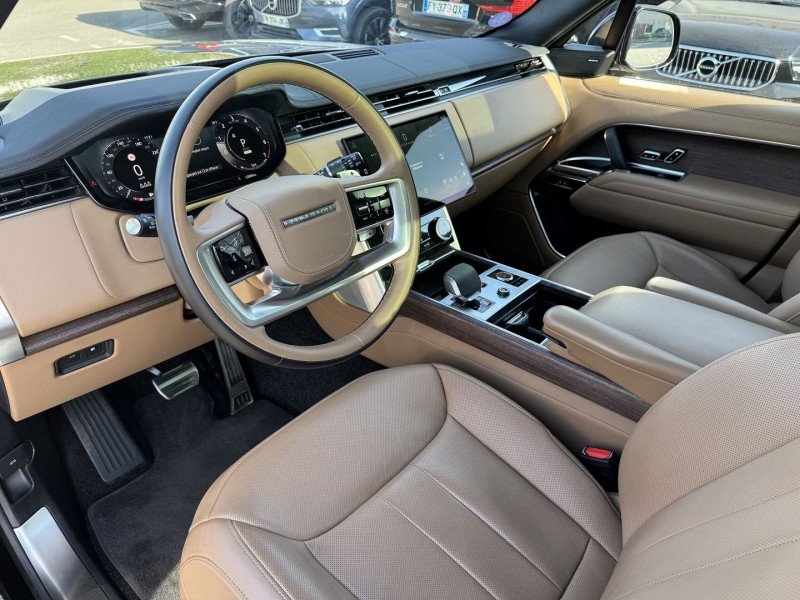 Photo 11 de l'offre de LAND-ROVER RANGE ROVER 3.0 P510E 510CH PHEV HSE SWB TOIT OUVRANT VOLANT CHAUFFANT SIEGES VENTLES MASSAN à 131990€ chez Visiteauto.fr