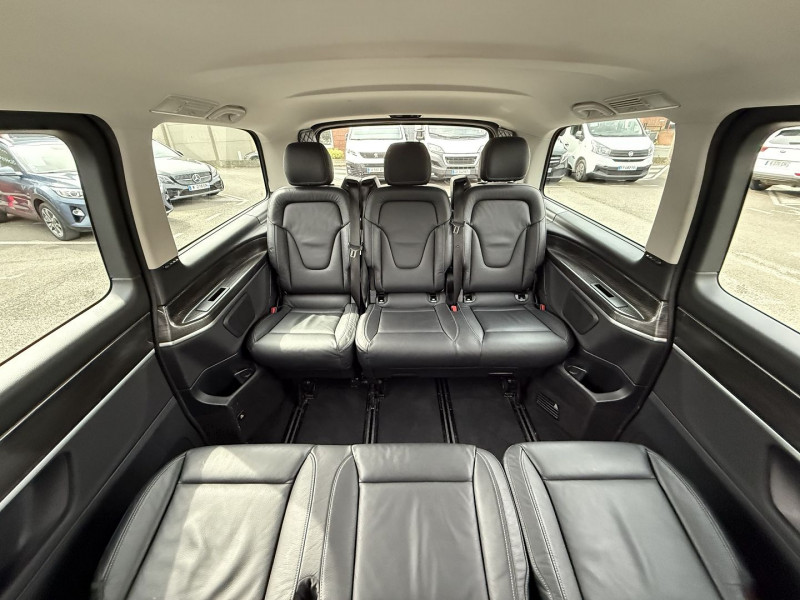 Photo 13 de l'offre de MERCEDES-BENZ CLASSE V 300 D LONG AVANTGARDE 9G-TRONIC PORTES ET COFFRE ELECTRIQUE CAM360 ATTELAGE à 49890€ chez Visiteauto.fr