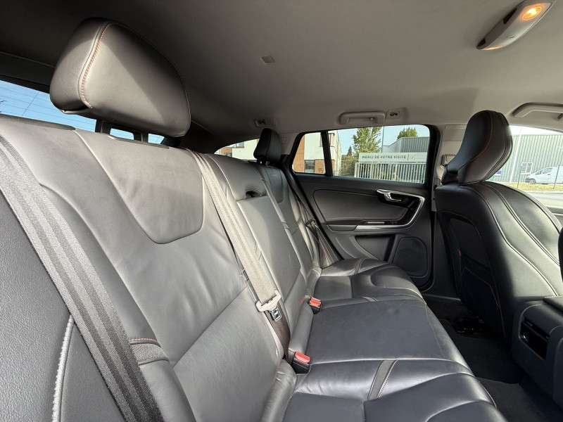 Photo 7 de l'offre de VOLVO V60 D2 120CH OCEAN RACE PACK CITY à 14890€ chez Visiteauto.fr