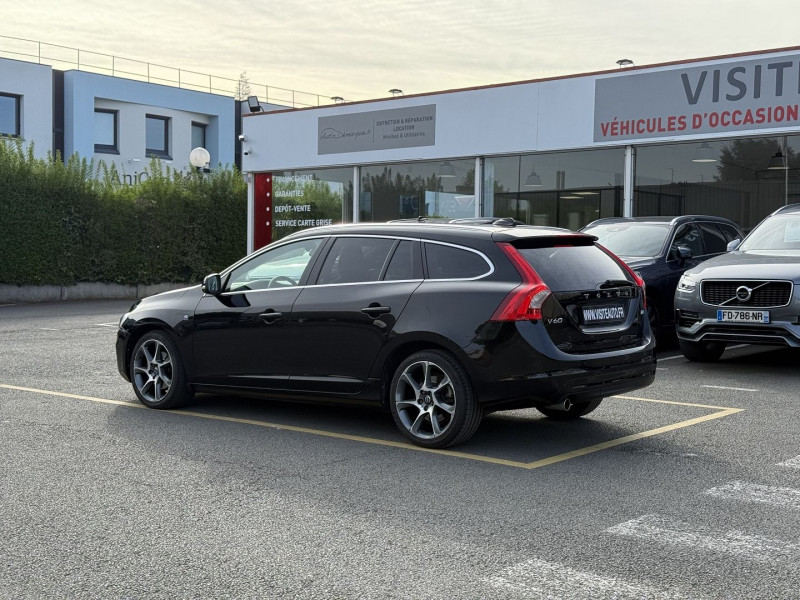 Photo 4 de l'offre de VOLVO V60 D2 120CH OCEAN RACE PACK CITY à 14890€ chez Visiteauto.fr