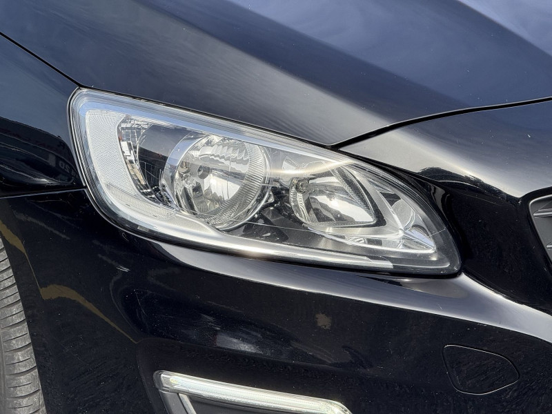 Photo 18 de l'offre de VOLVO V60 D2 120CH OCEAN RACE PACK CITY à 14890€ chez Visiteauto.fr