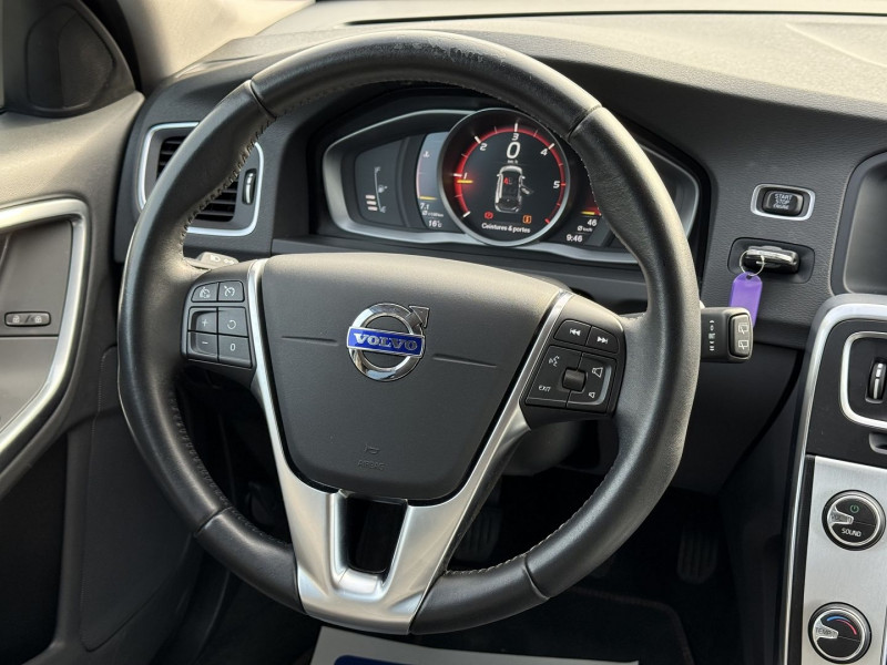 Photo 9 de l'offre de VOLVO V60 D2 120CH OCEAN RACE PACK CITY à 14890€ chez Visiteauto.fr