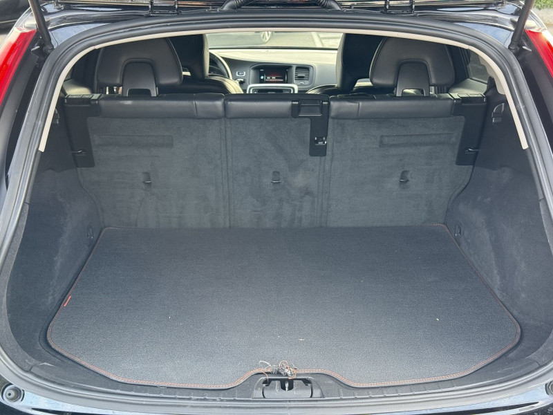 Photo 20 de l'offre de VOLVO V60 D2 120CH OCEAN RACE PACK CITY à 14890€ chez Visiteauto.fr