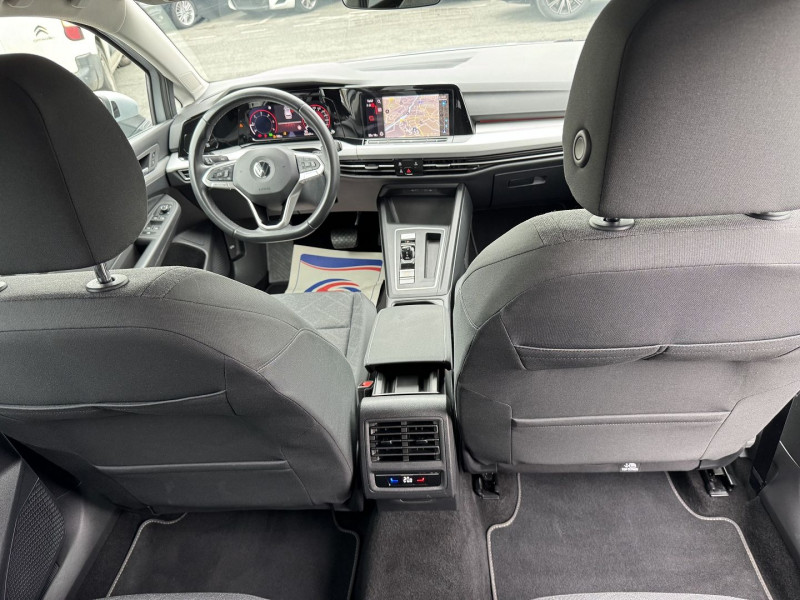 Photo 20 de l'offre de VOLKSWAGEN GOLF VIII SW 2.0 TDI SCR 115CH LIFE BUSINESS DSG7 à 18890€ chez Visiteauto.fr