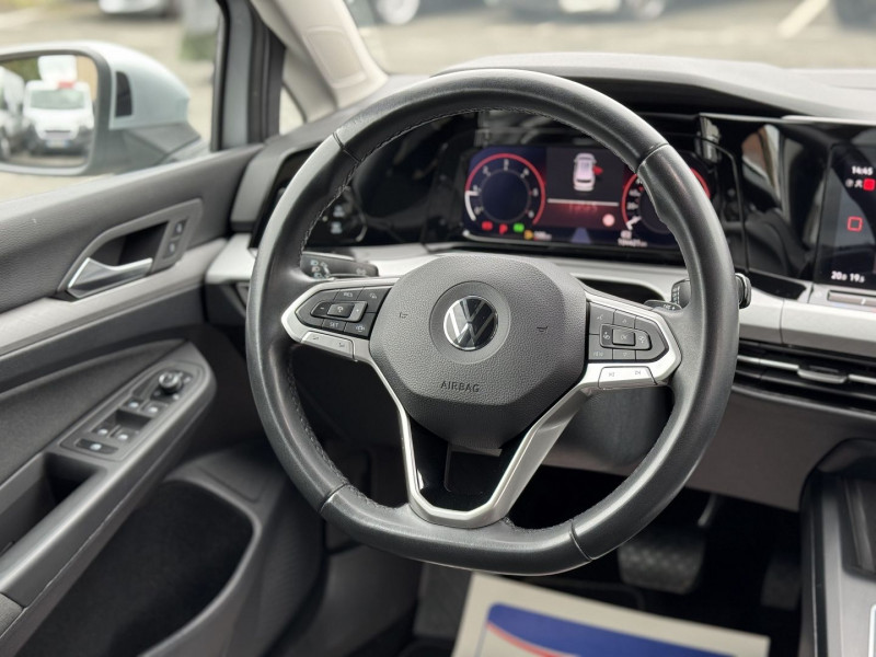 Photo 9 de l'offre de VOLKSWAGEN GOLF VIII SW 2.0 TDI SCR 115CH LIFE BUSINESS DSG7 à 18890€ chez Visiteauto.fr