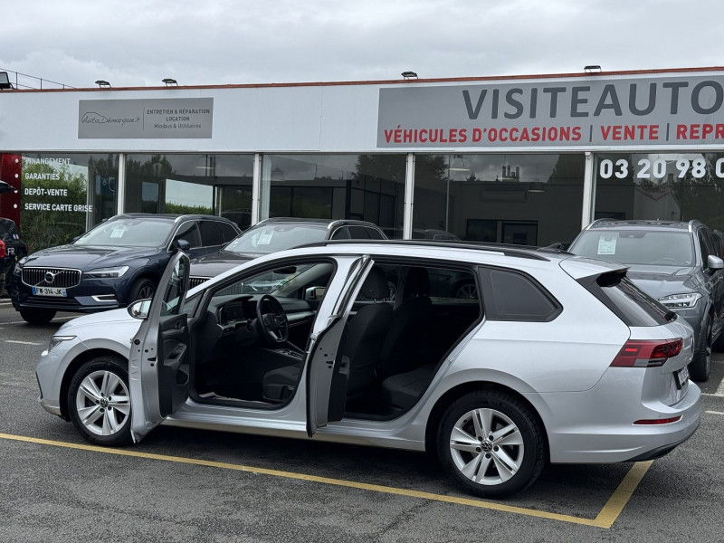 Photo 5 de l'offre de VOLKSWAGEN GOLF VIII SW 2.0 TDI SCR 115CH LIFE BUSINESS DSG7 à 18890€ chez Visiteauto.fr
