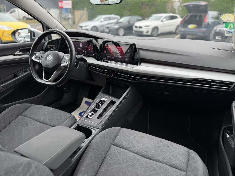 Photo 7 de l'offre de VOLKSWAGEN GOLF VIII SW 2.0 TDI SCR 115CH LIFE BUSINESS DSG7 à 18890€ chez Visiteauto.fr