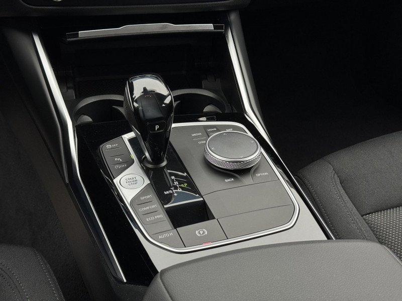 Photo 11 de l'offre de BMW SERIE 3 TOURING (G21) 318IA 156CH LOUNGE 8CV SIEGES CHAUFFANTS JANTES18 à 27890€ chez Visiteauto.fr