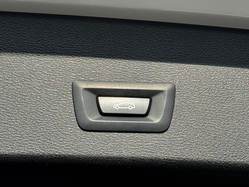 Photo 17 de l'offre de BMW X1 (F48) SDRIVE20IA 192CH LOUNGE DKG7 TOIT OUVRANT KIT ECLAIRAGE à 16890€ chez Visiteauto.fr