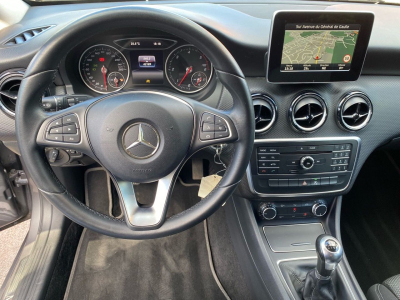 Photo 12 de l'offre de MERCEDES-BENZ CLASSE A 200 D BUSINESS à 20960€ chez auto-direct.fr