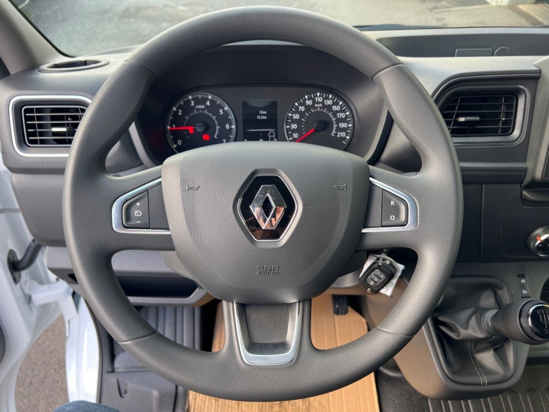 Photo 10 de l'offre de RENAULT MASTER III FG - DISPO F3500 L3H2 2.3 BLUE DCI 150CH GRAND CONFORT EURO6 à 38990€ chez GTM Auto