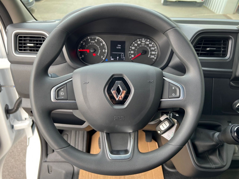 Photo 11 de l'offre de RENAULT MASTER III FG - DISPO F3300 L2H2 2.3 BLUE DCI 135CH GRAND CONFORT EURO6 à 39990€ chez GTM Auto