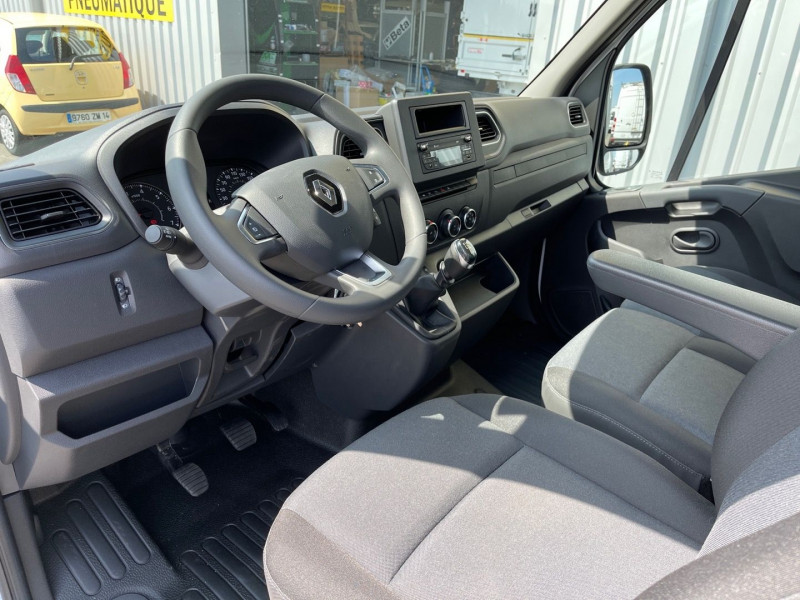Photo 11 de l'offre de RENAULT MASTER III BENNE - CABRETTA RJ3500 L3 COFFRE 2.3 BLUE DCI 145CH EUROVI à 44990€ chez GTM Auto