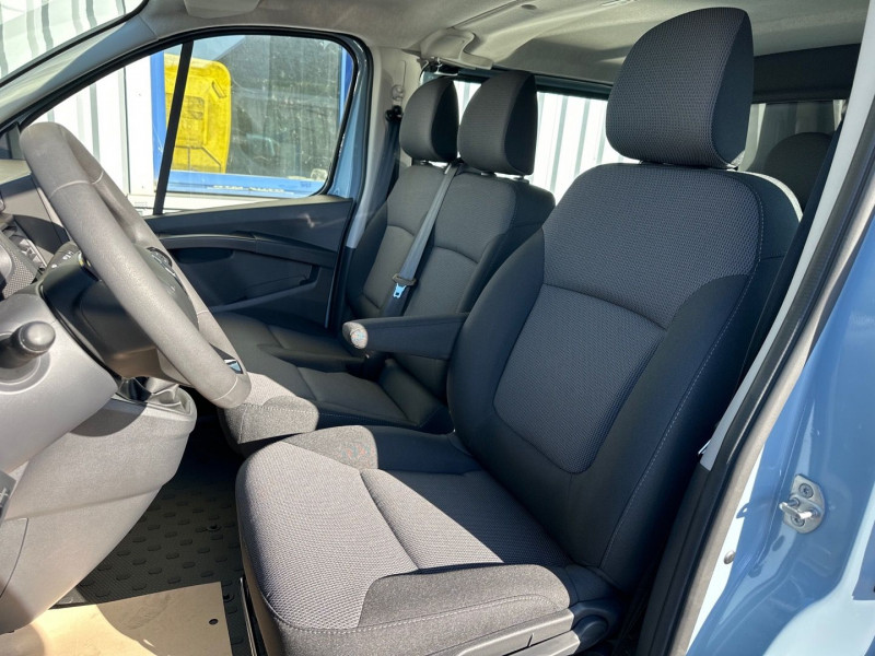 Photo 12 de l'offre de RENAULT TRAFIC III FG L2H1 3T 2.0 BLUE DCI 150CH CABINE APPROFONDIE CONFORT à 38990€ chez GTM Auto