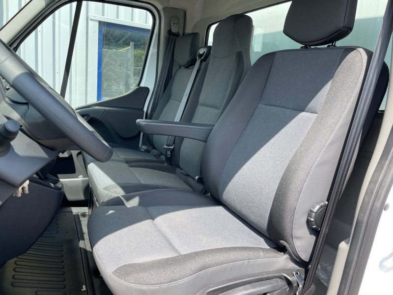 Photo 12 de l'offre de RENAULT MASTER III BENNE - CABRETTA RJ3500 L3 COFFRE 2.3 BLUE DCI 145CH EUROVI à 44990€ chez GTM Auto