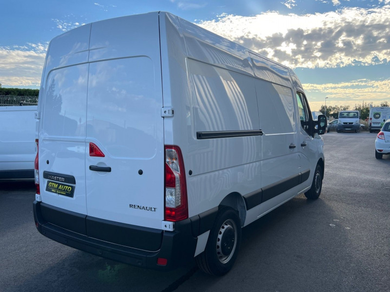 Photo 4 de l'offre de RENAULT MASTER III FG - DISPO F3300 L2H2 2.3 BLUE DCI 135CH GRAND CONFORT EURO6 à 35990€ chez GTM Auto