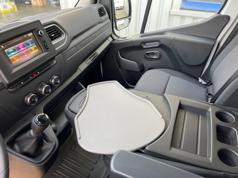 Photo 17 de l'offre de RENAULT MASTER III FG + OPTIONS F3300 L2H2 2.3 BLUE DCI 135CH GRAND CONFORT EURO6 à 39990€ chez GTM Auto