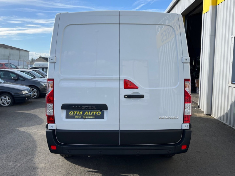 Photo 5 de l'offre de RENAULT MASTER III FG F3300 L1H1 2.3 BLUE DCI 135CH GRAND CONFORT EURO6 à 35990€ chez GTM Auto