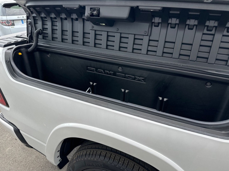 Photo 9 de l'offre de DODGE RAM 1500 LIMITED CREW CAB NIGHT EDITION - FULL OPTIONS à 106990€ chez GTM Auto