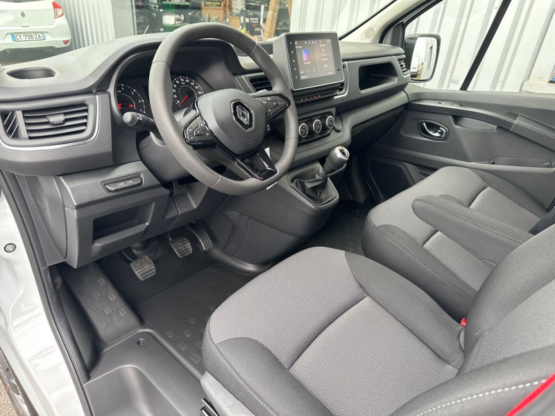 Photo 9 de l'offre de RENAULT TRAFIC III FG - RED EDITION L2H1 3T 2.0 BLUE DCI 130CH GRAND CONFORT - DISPO à 33990€ chez GTM Auto