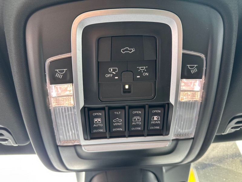 Photo 22 de l'offre de DODGE RAM 1500 LIMITED CREW CAB NIGHT EDITION - FULL OPTIONS à 106990€ chez GTM Auto