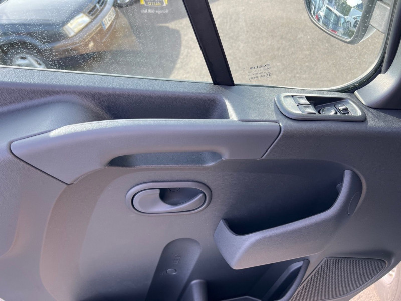 Photo 25 de l'offre de RENAULT MASTER III FG F3300 L1H1 2.3 BLUE DCI 135CH GRAND CONFORT EURO6 à 35990€ chez GTM Auto