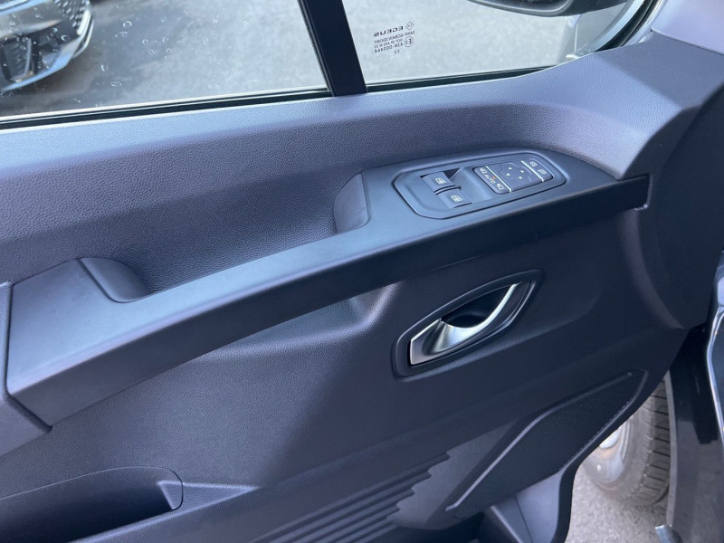 Photo 16 de l'offre de RENAULT TRAFIC III FG L1H1 3T 2.0 BLUE DCI 150CH CABINE APPROFONDIE GRAND CONFORT EDC à 40990€ chez GTM Auto