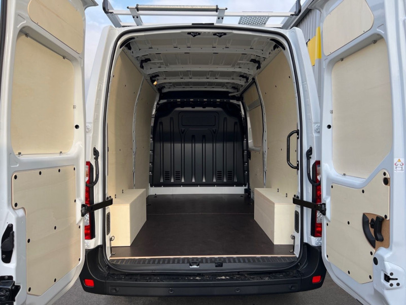 Photo 8 de l'offre de RENAULT MASTER III FG - DISPO F3300 L2H2 2.3 BLUE DCI 135CH GRAND CONFORT EURO6 à 39990€ chez GTM Auto