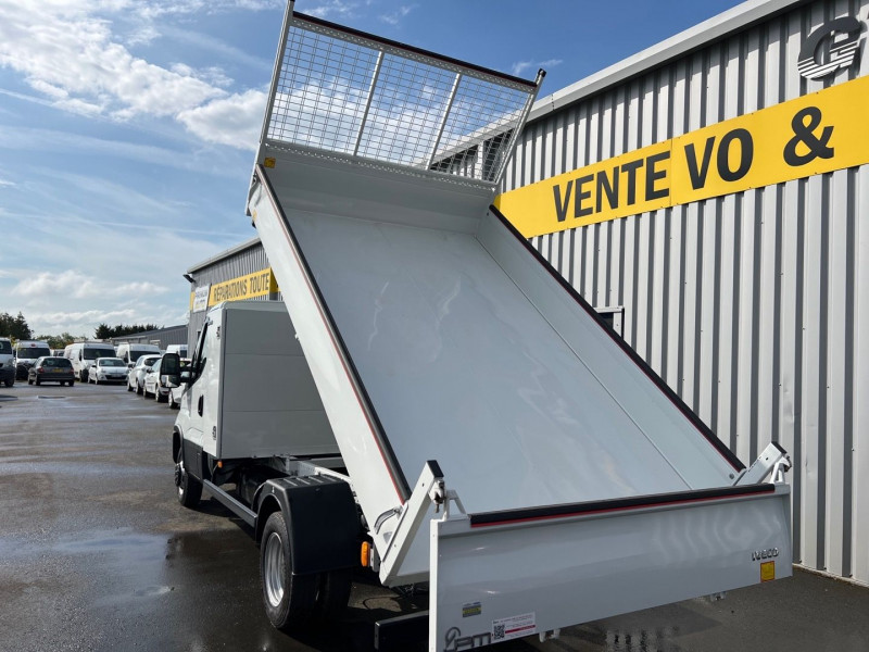 Photo 10 de l'offre de IVECO DAILY CCB - BENNE JPM + COFFRE 35C16 EMPATTEMENT 3750 - BENNE 3M20 à 48990€ chez GTM Auto