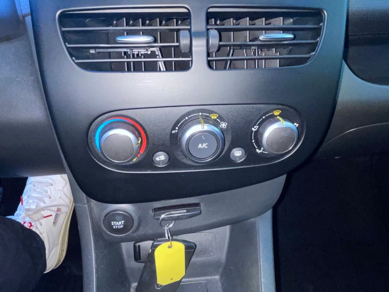 Photo 10 de l'offre de RENAULT CLIO IV STE 1.5 DCI 75CH AIR ECO² 90G à 4990€ chez GTM Auto