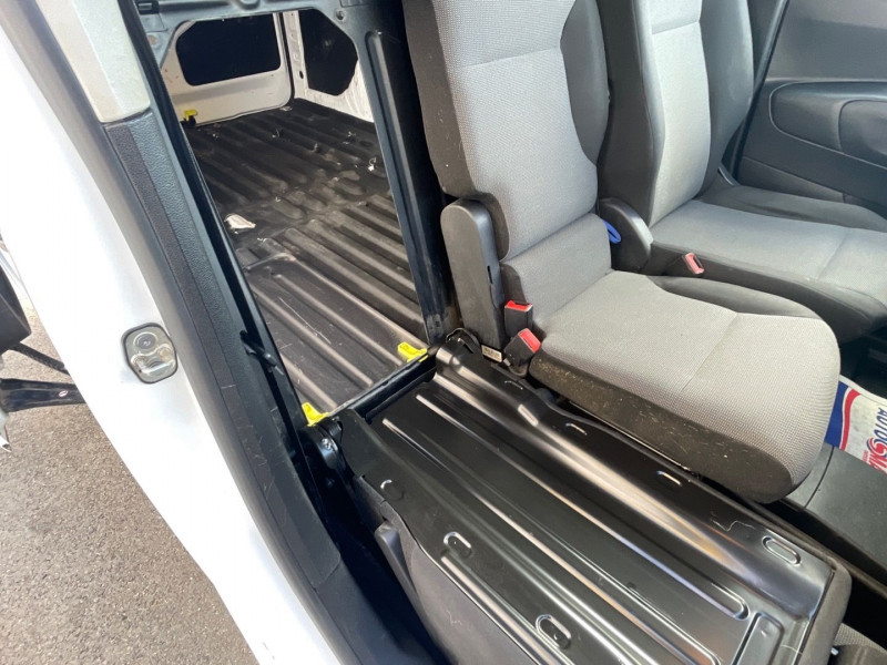 Photo 21 de l'offre de PEUGEOT PARTNER LONG 950KG BLUEHDI 100CH S&S BVM5 PREMIUM à 16990€ chez GTM Auto