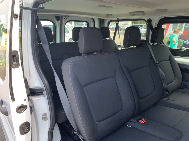 Photo 7 de l'offre de RENAULT TRAFIC III COMBI L1 1.6 DCI 125CH ENERGY LIFE 9 PLACES à 20990€ chez Garage Bretaudeau