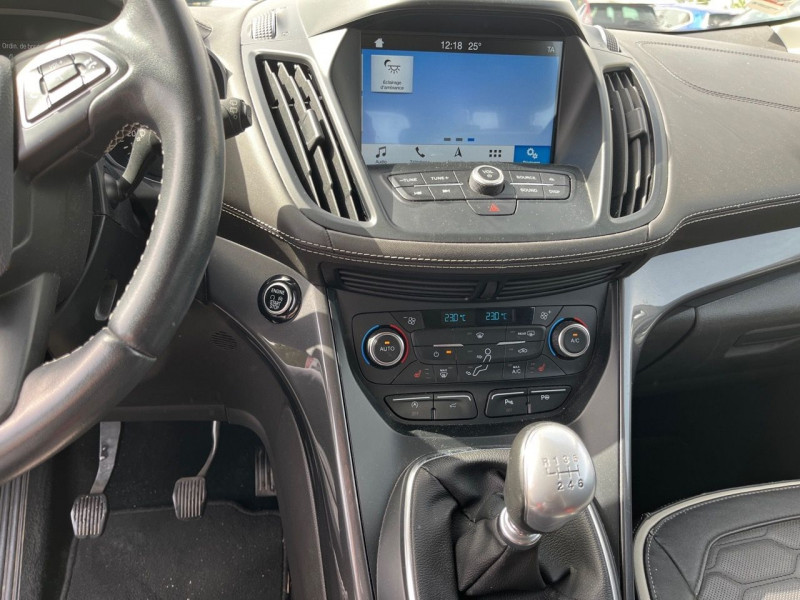 Photo 5 de l'offre de FORD KUGA 2.0 TDCI 150CH STOP&START VIGNALE 4X2 EURO6.2 à 18990€ chez Garage Bretaudeau