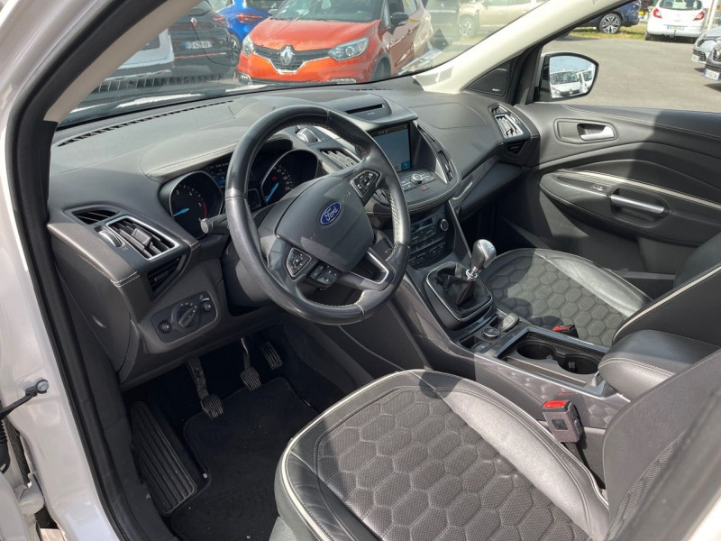 Photo 4 de l'offre de FORD KUGA 2.0 TDCI 150CH STOP&START VIGNALE 4X2 EURO6.2 à 18990€ chez Garage Bretaudeau