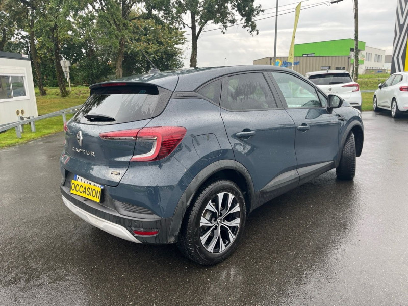 Photo 8 de l'offre de RENAULT CAPTUR II 1.6 E-TECH HYBRIDE 145CH EVOLUTION à 19990€ chez Garage Bretaudeau