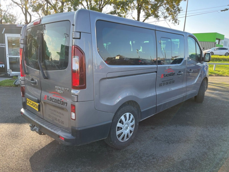 Photo 8 de l'offre de RENAULT TRAFIC III COMBI L2 1.6 DCI 125CH ENERGY INTENS2 8 PLACES à 22990€ chez Garage Bretaudeau