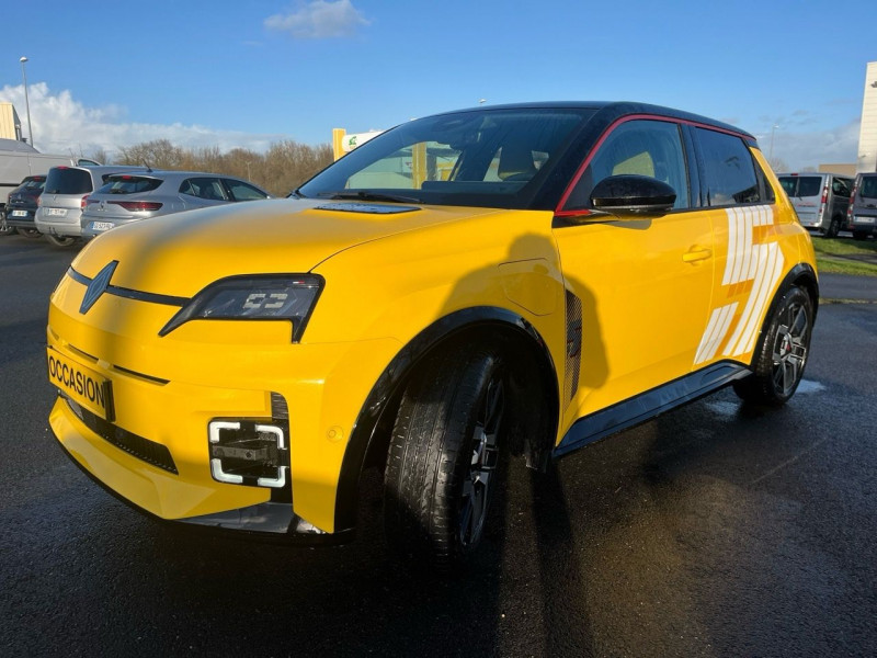 Photo 2 de l'offre de RENAULT 5 III E-TECH ELECTRIQUE 150CH ICONIC CINQ AUTONOMIE CONFORT à 32990€ chez Garage Bretaudeau