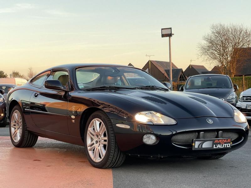 Photo 16 de l'offre de JAGUAR XK8 COUPE R 4.2 SURALIMENTE BA à 19900€ chez Avenue de l'auto