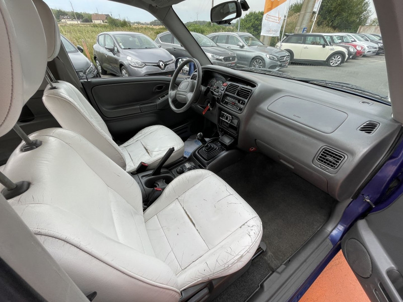 Photo 7 de l'offre de SUZUKI GRAND VITARA CAB 1.6 STANDARD à 9900€ chez Avenue de l'auto