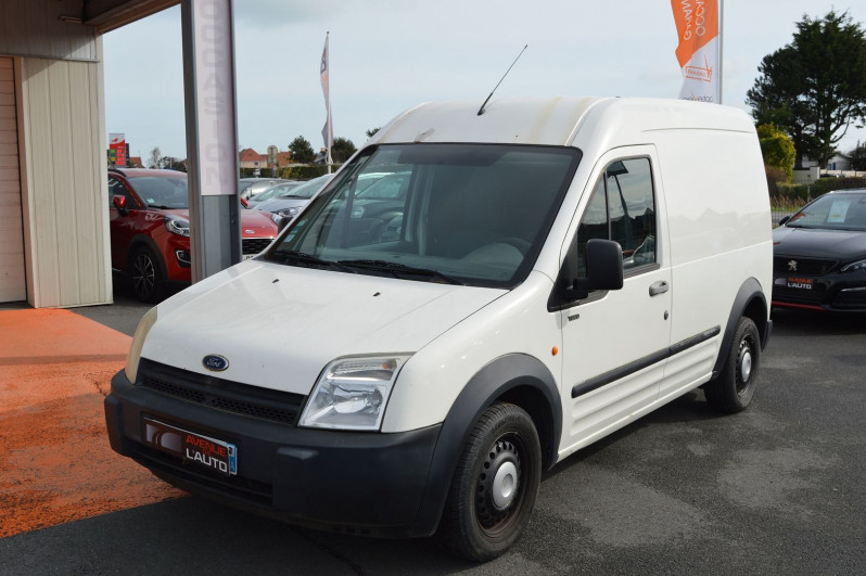 Photo 2 de l'offre de FORD COURRIER FGTTE 1.8 TDDI 75CH DRIVER à 5990€ chez Avenue de l'auto