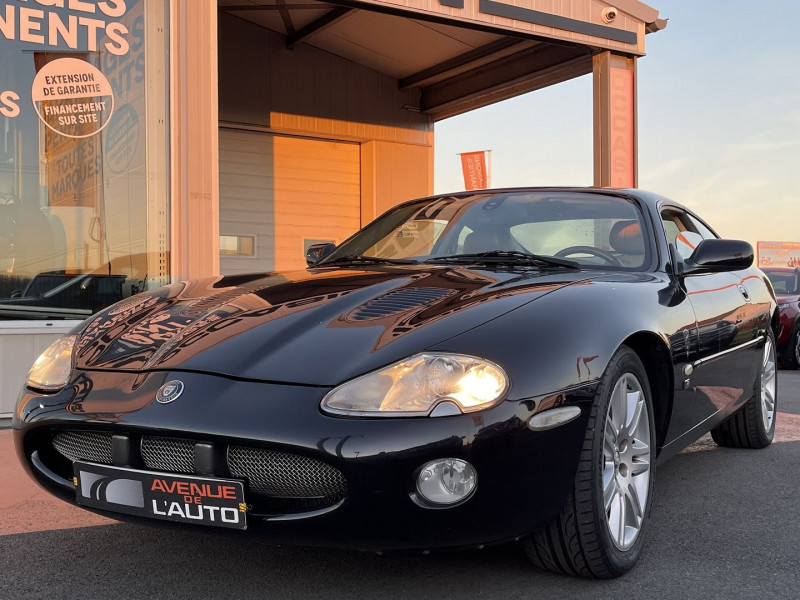 Photo 21 de l'offre de JAGUAR XK8 COUPE R 4.2 SURALIMENTE BA à 19900€ chez Avenue de l'auto