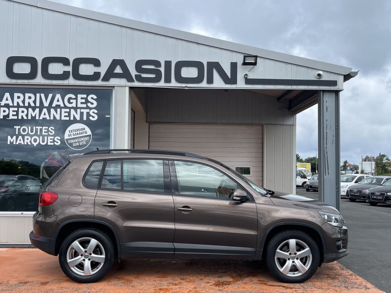 Photo 5 de l'offre de VOLKSWAGEN TIGUAN 2.0 TDI 110CH BLUEMOTION FAP EDITION à 10900€ chez Avenue de l'auto