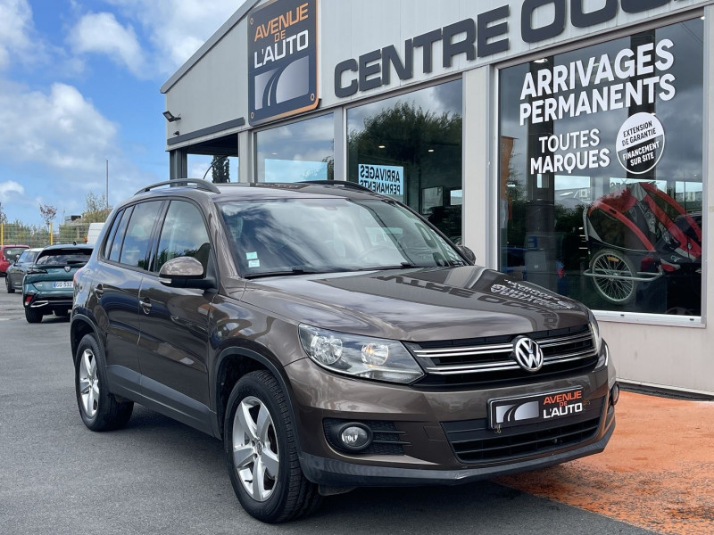 Photo 27 de l'offre de VOLKSWAGEN TIGUAN 2.0 TDI 110CH BLUEMOTION FAP EDITION à 10900€ chez Avenue de l'auto